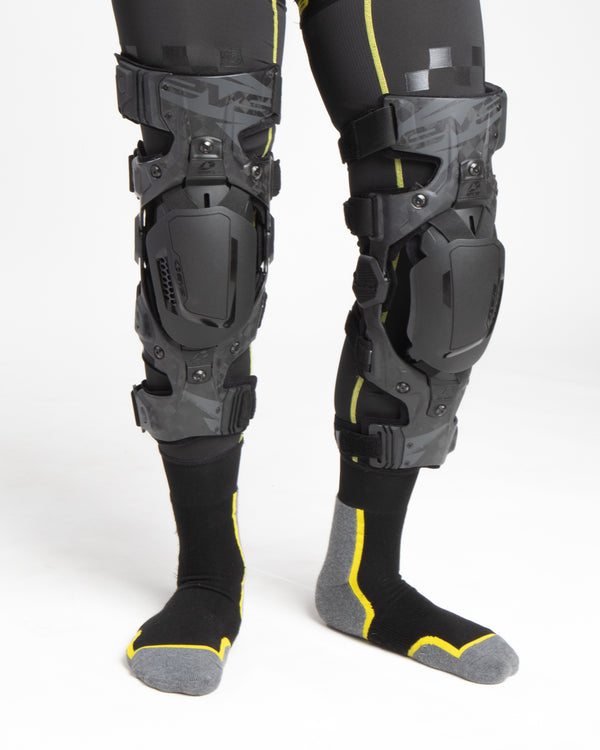 EVS WEB ECLIPSE KNEE BRACE BLACK PAIR