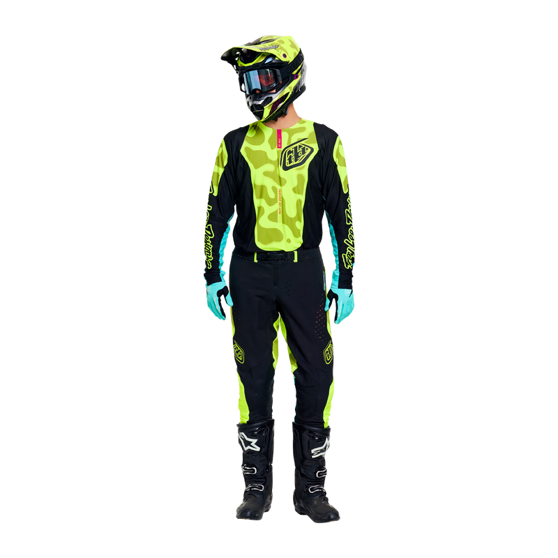 SE Pro LS Myth Gear Set