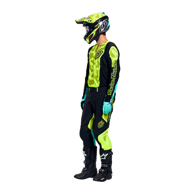 SE Pro LS Myth Gear Set