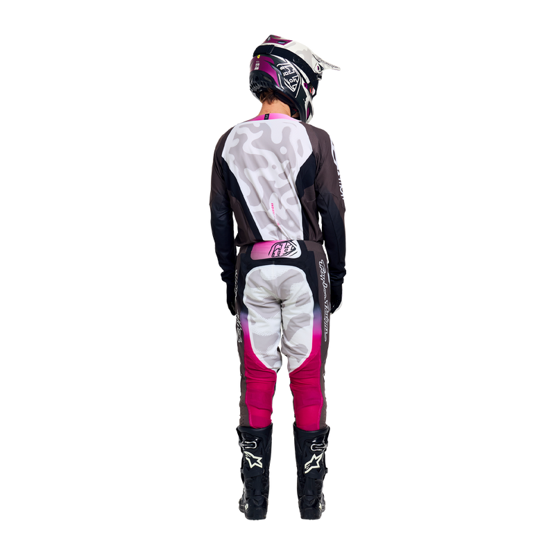 SE Pro LS Myth Gear Set